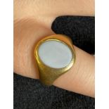 Hallmarked Jewellery: 18ct gold signet ring oval head 12mm x 10mm set with a sardonyx, ring size
