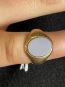Hallmarked Jewellery: 9ct gold signet ring oval head 13mm x 10mm set with a sardonyx, ring size F.