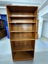 Mid 20th cent. G-Plan teak effect bookcase with five shelves. 6ft. x 32ins. x 11ins. Plus a G-Plan