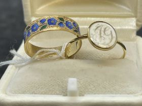 Jewellery: Two yellow metal rings both mourning, one with oval head, ring size Q, plus a 6.5mm