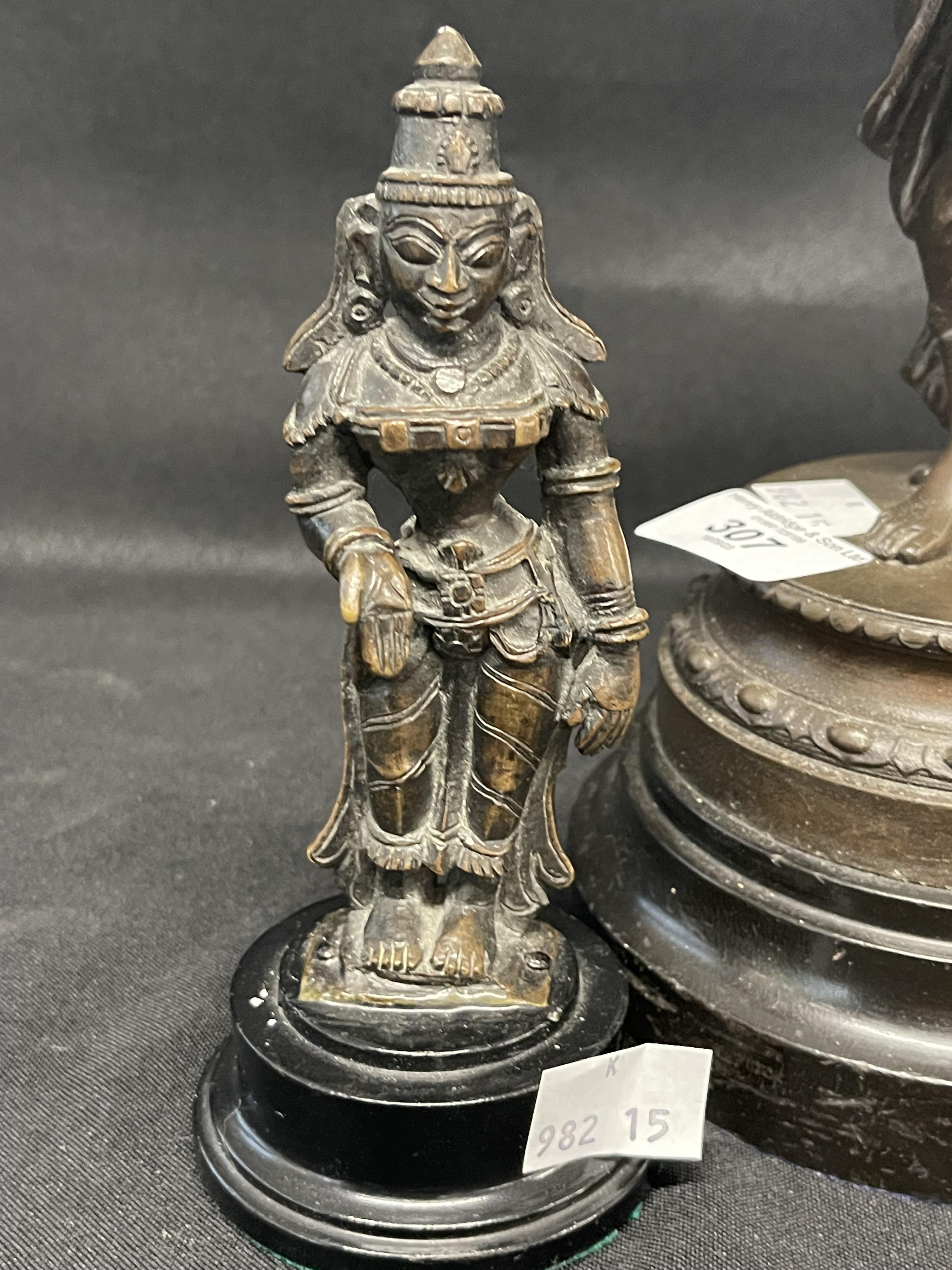 20th cent. Bronze effect Spelter statue of a Vestal Priestess, two missing fingers. Height - Image 3 of 3