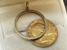 Gold Coins Numismatics: 1903 Edward VII Gold Half Sovereign, plus a 9ct gold mount (1.1g).