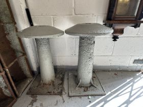 19th cent. Gardenalia: Cast iron Capatan 'staddle stones', circular top, tapered column on square