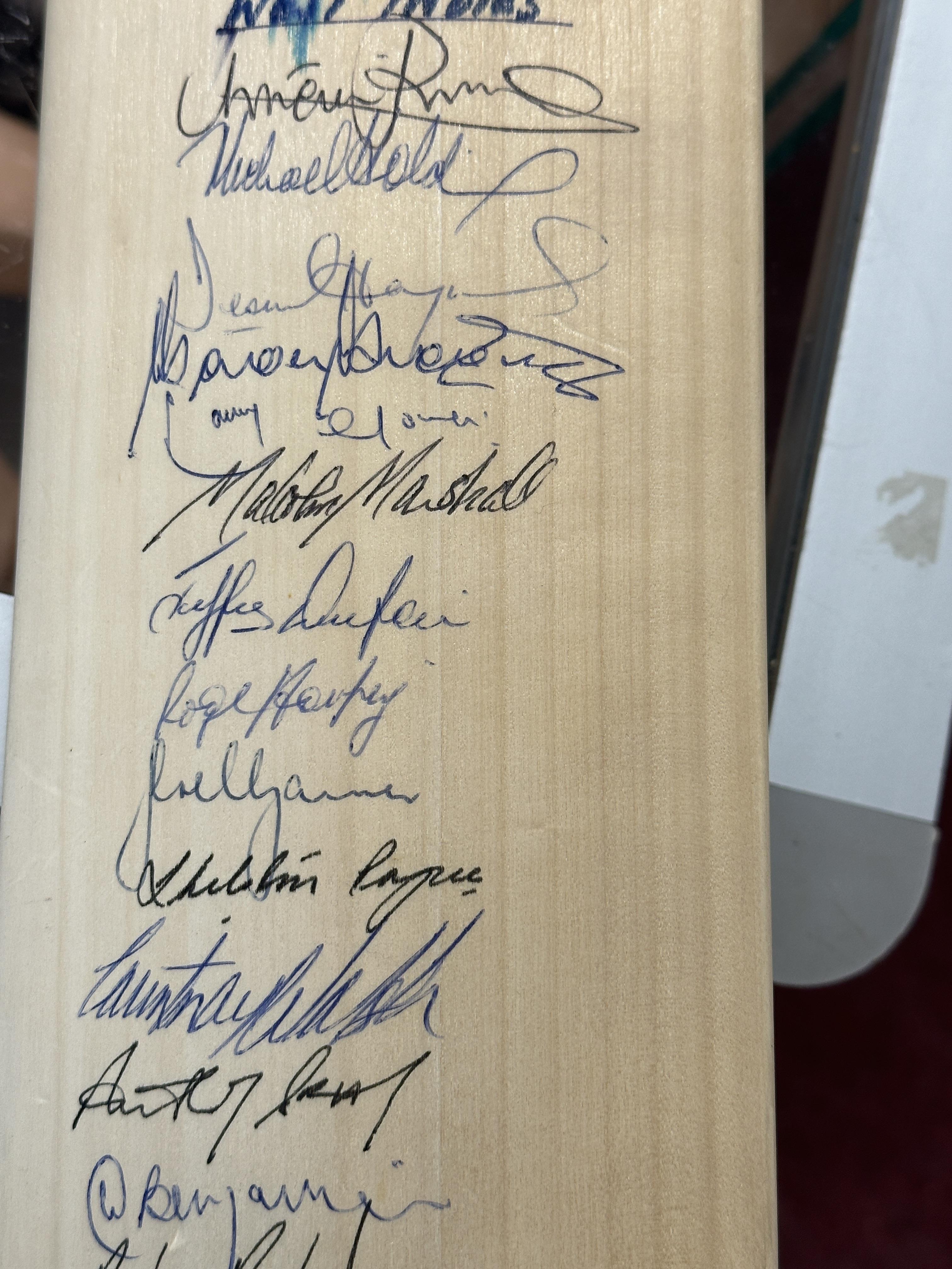 Sporting: Signed grey Nichols cricket bat by the Australian, West Indian and Pakistan 1987 World Cup - Image 4 of 4