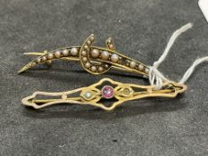 Jewellery: Yellow metal two bar brooches, one as a crescent moon and horseshoe set with half pearls,