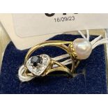 Hallmarked Jewellery: 9ct gold ring set with a heart shape sapphire, estimated weight 0.25ct and a