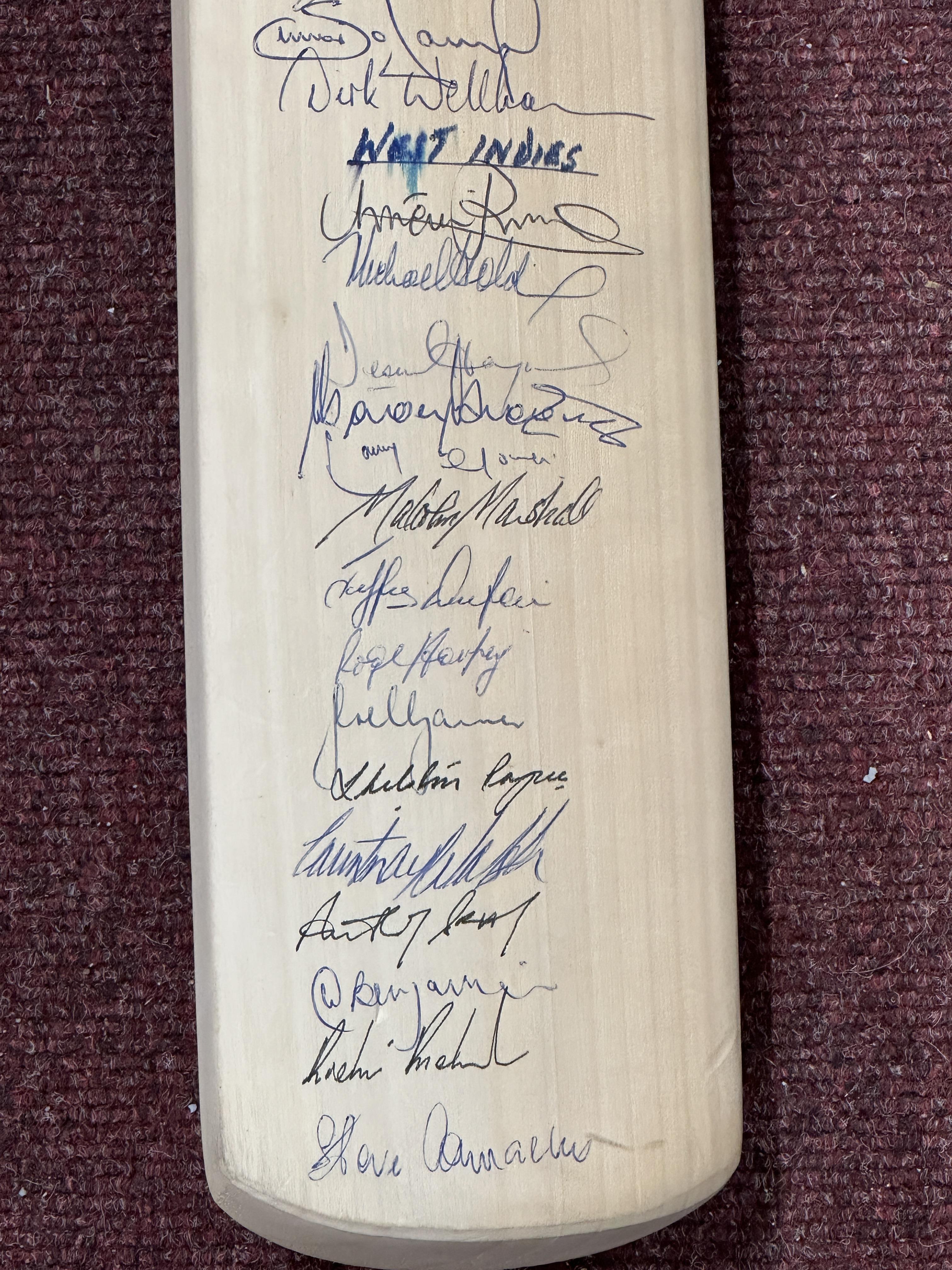 Sporting: Signed grey Nichols cricket bat by the Australian, West Indian and Pakistan 1987 World Cup - Image 3 of 4