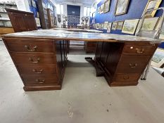 Early 20th cent. Mahogany partners desk, four drawer double pedestal, green leather skiver, believed