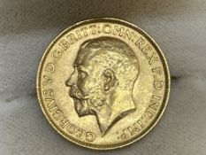 Gold Coins Numismatics: 1914 George V Gold Sovereign, George and Dragon.
