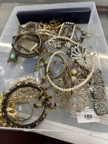 20th cent. Costume Jewellery: Necklaces, bracelets, brooches, buckles, paste, faux pearls, etc.