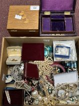 Costume Jewellery: Large amount of necklaces, brooches, watches, rings, novelty items plus 3