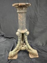 R.M.S. OLYMPIC: Rare cast iron Second-Class table base, fluted central column with lion's head