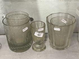 Glasses: Rinser engraved with vine & leaf decoration D4½ins. x 5½ins. another plain example H5¼ins.