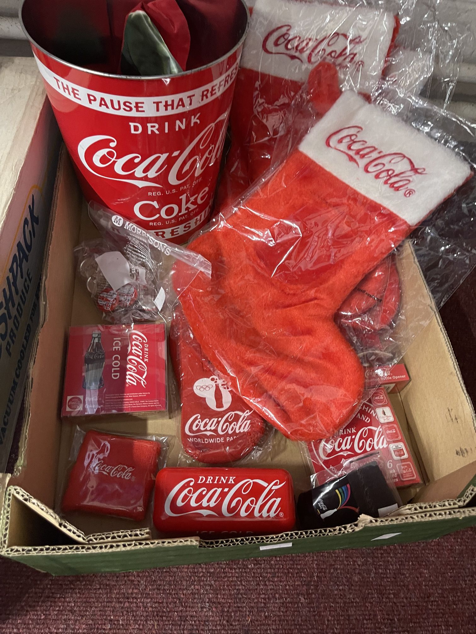Collection of mixed Coca-Cola memorabilia to include numerous promotional items. (3 boxes) - Image 4 of 4