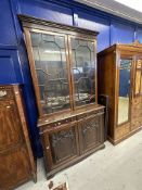 19th cent. Mahogancy bookcase, astral glazed cabinet above 2 drawers and 2 door cupboard.