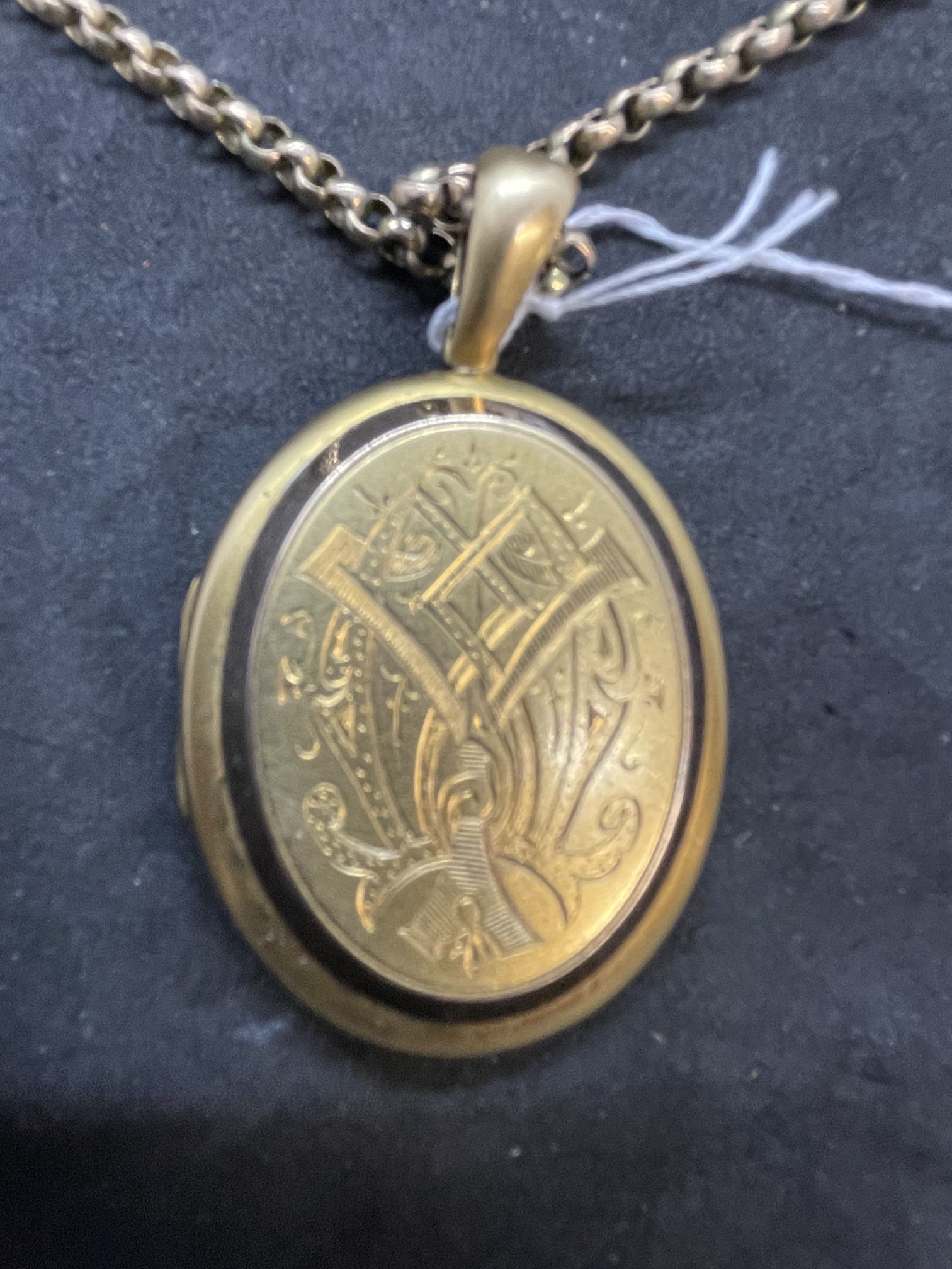 Jewellery: Yellow metal belcher link chain, 18ins. With an oval hinged locket 42mm x 36mm - Image 3 of 3