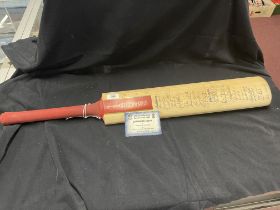 Cricket: Signed Gray Nicolls cricket bat by the Australian, West Indian and Pakistan 1987 World Cup