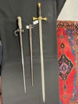 Militaria: Wilkinson's presentation sword with gilt handle, French bayonet.