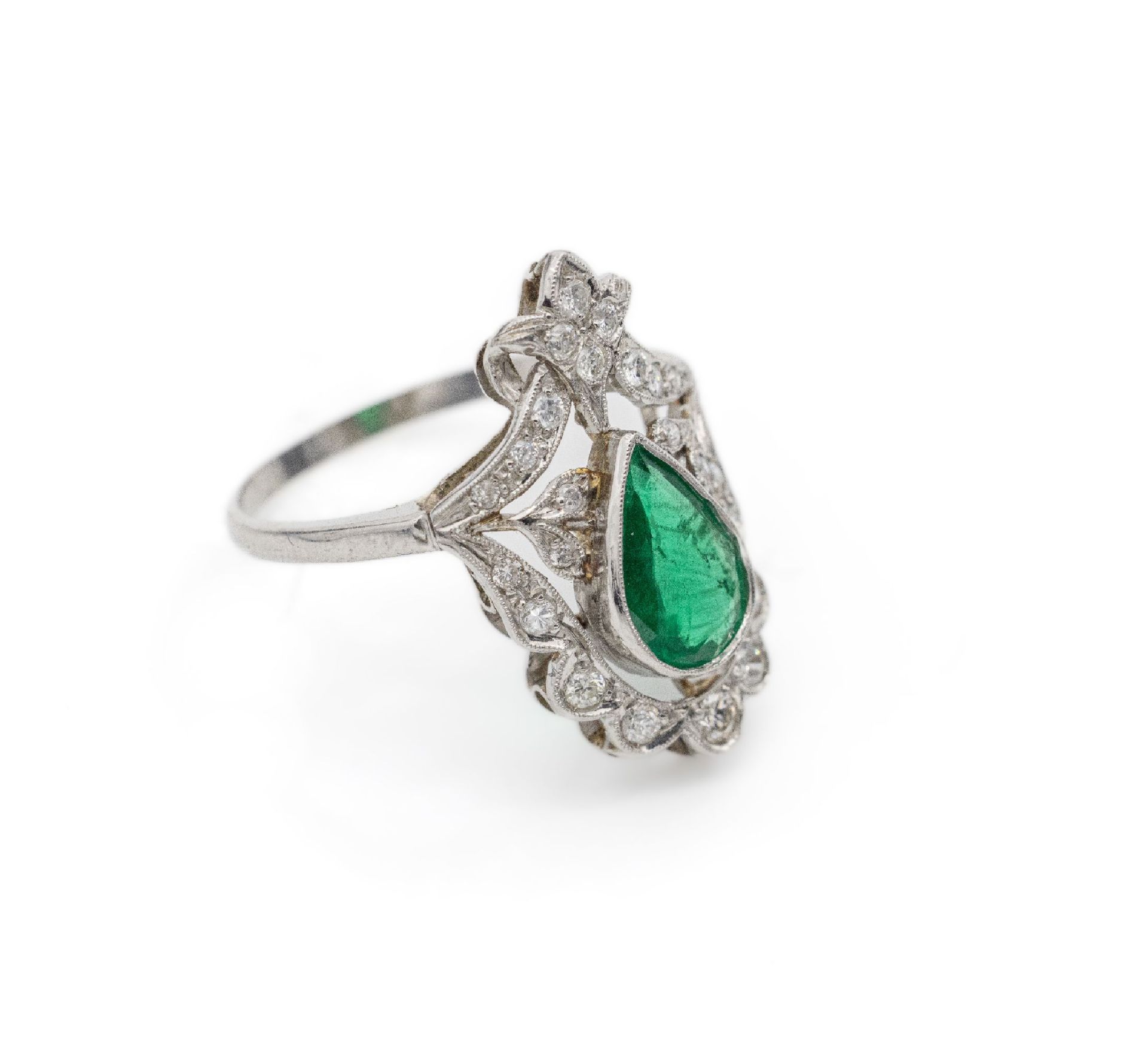 Platin Smaragd-Brillant-Ring, Art-Deco, facett.