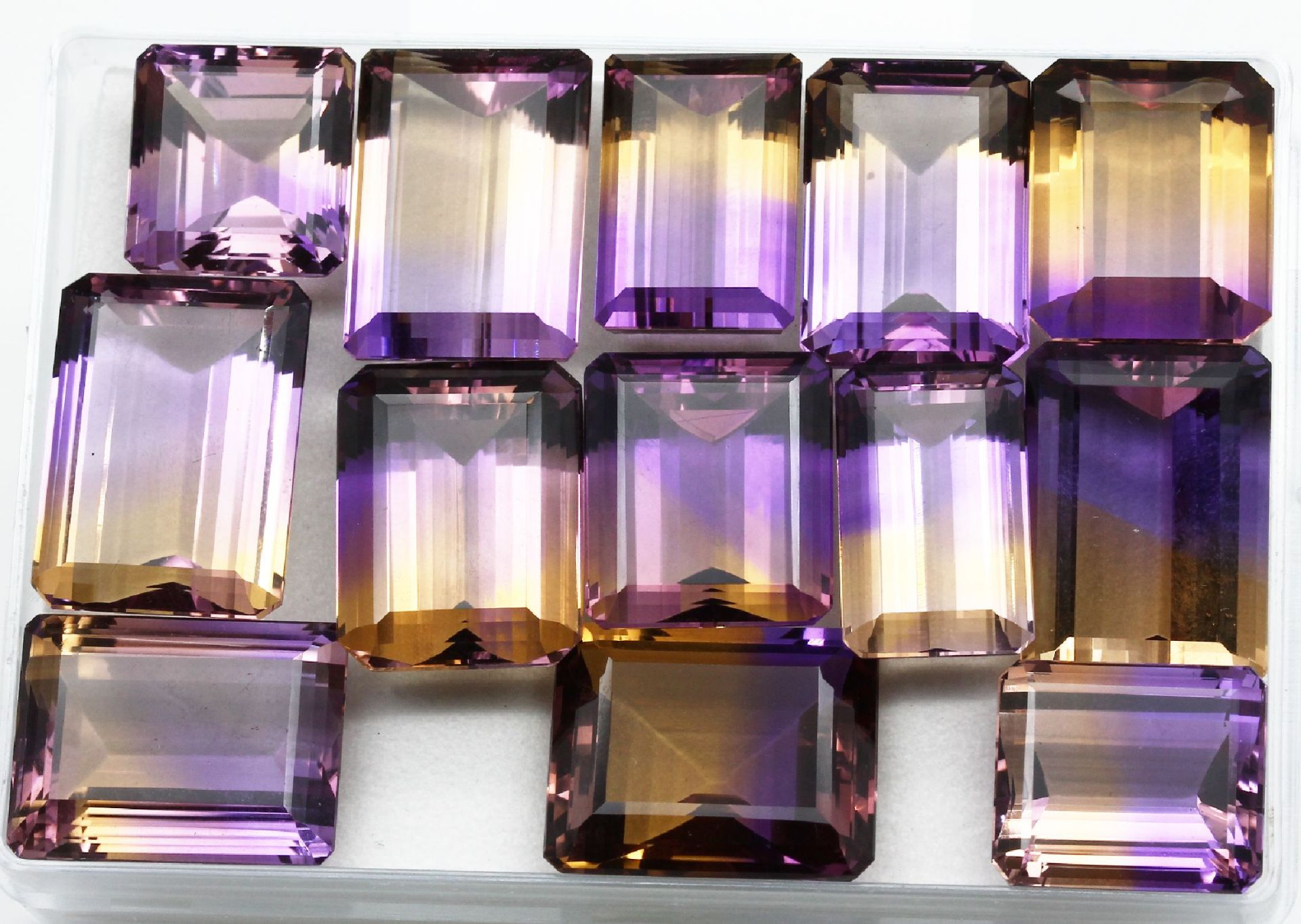 Lot 13 lose Ametrine zus. ca. 320 ct,   Emerald Cut und 1