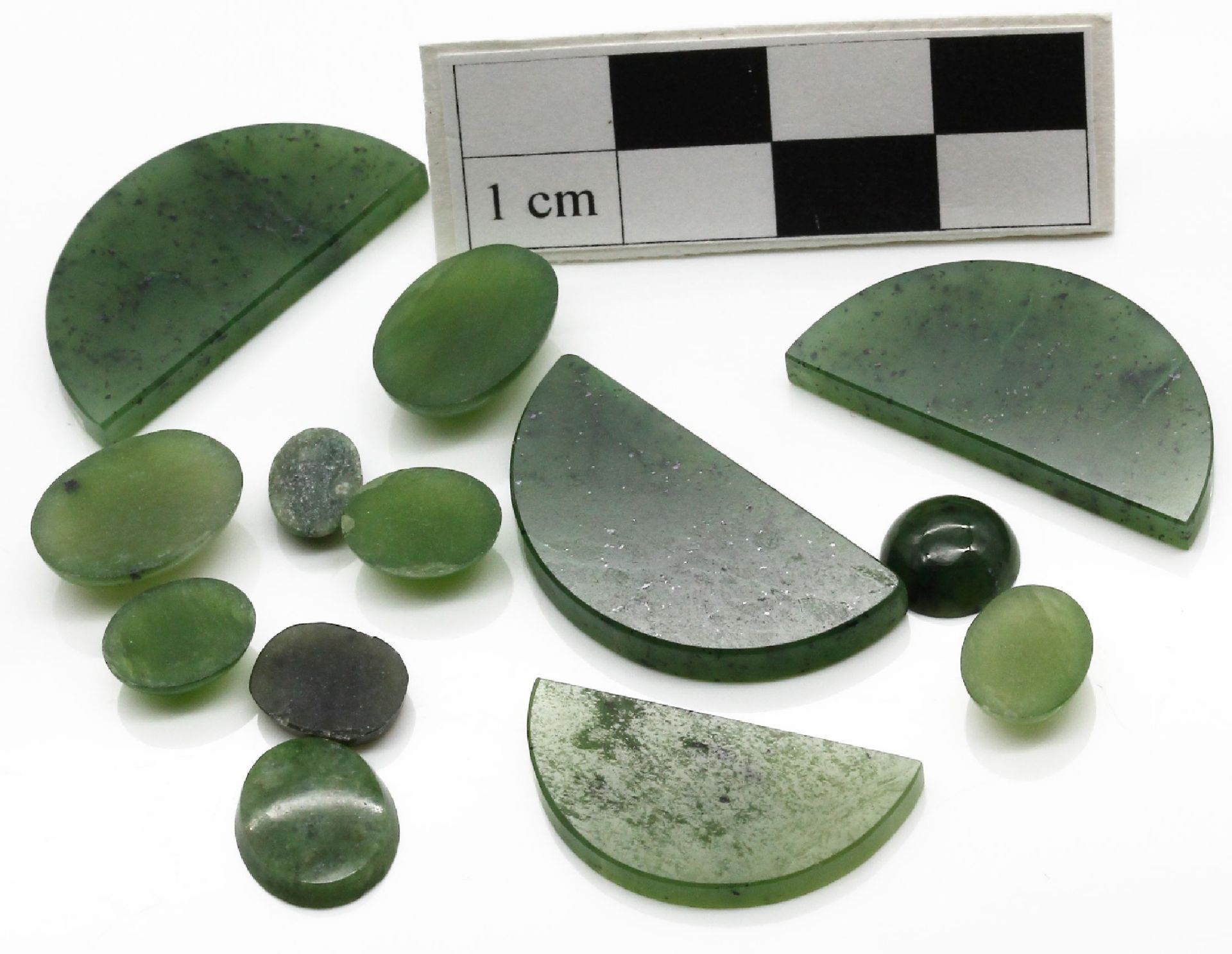 Lot lose Jade zus. ca. 702,00 ct, versch. Größen und