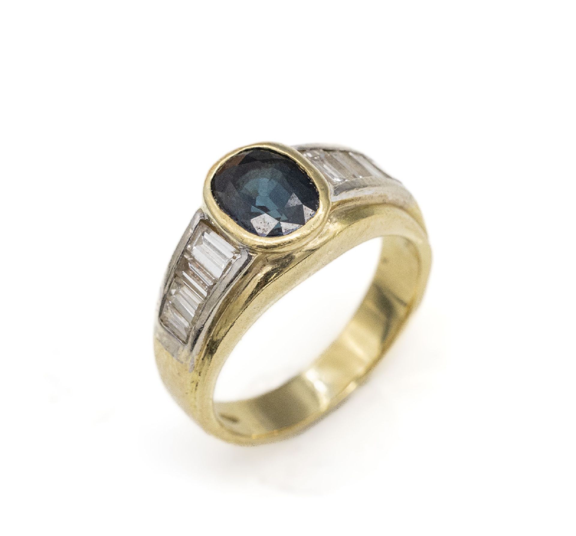 18 kt Gold Saphir-Diamant-Ring,   GG 750/000,ovalfacett.