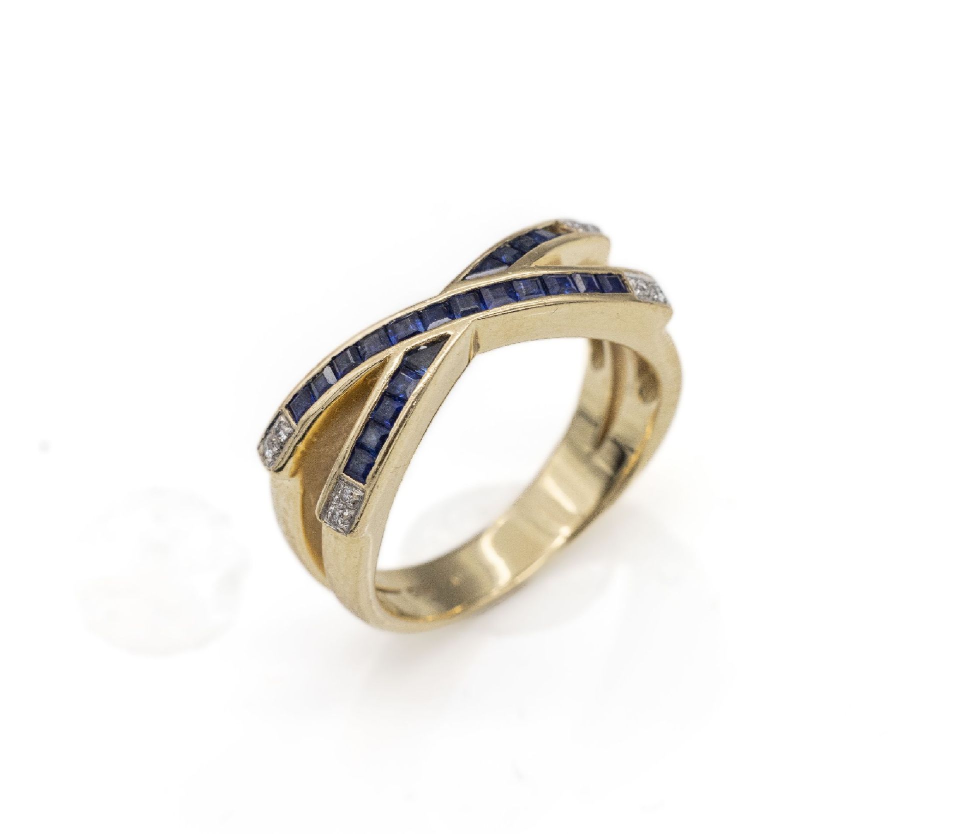 14 kt Gold Saphir-Brillant-Ring,   GG 585/000, gekreuzter