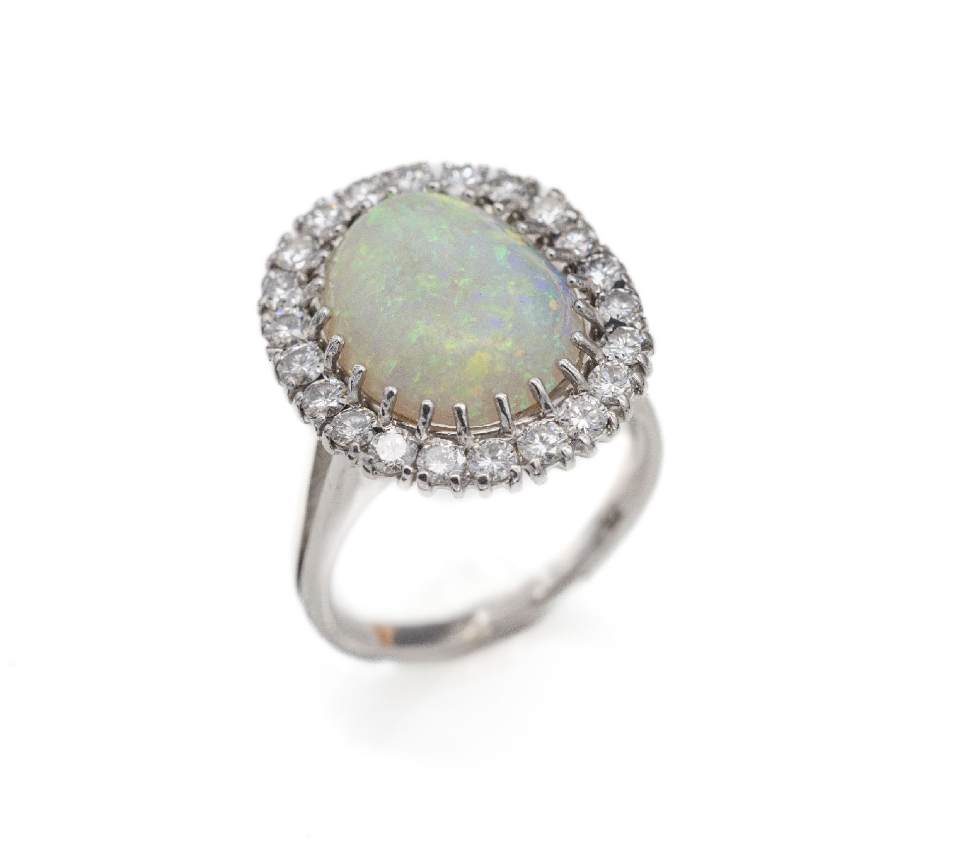 18 kt Gold Opal-Brillant-Ring,   WG 750/000, Opal ca. 3.00