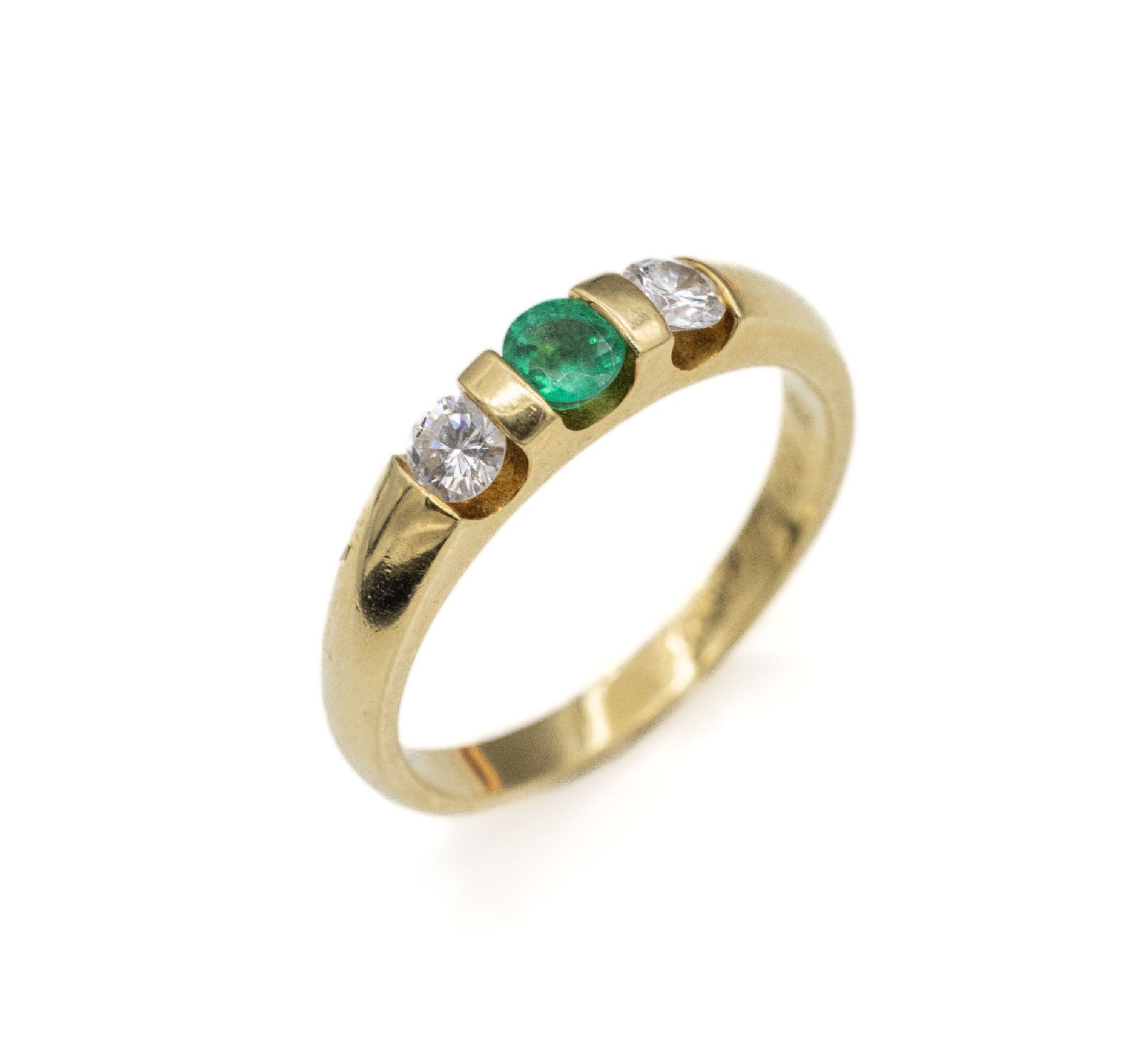 18 kt Gold Brillant-Smaragd-Ring, GG 750/000, mittig