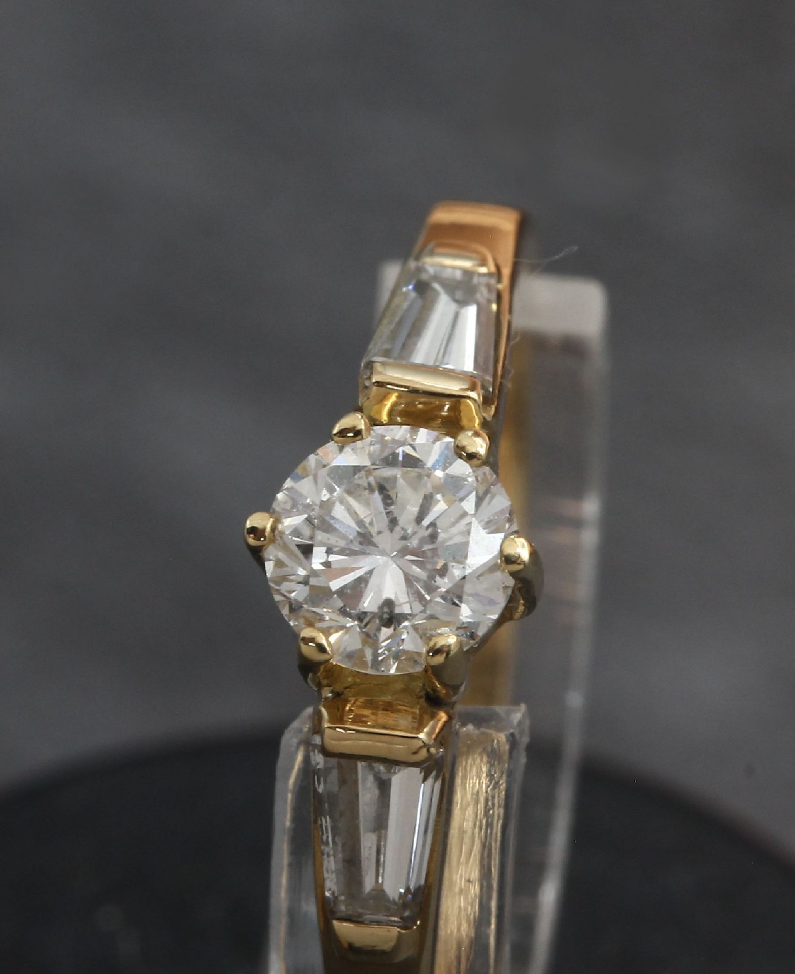 18 kt Gold Diamant-Ring, GG 750/000, 1 Brillant ca. 0.53 - Image 3 of 3