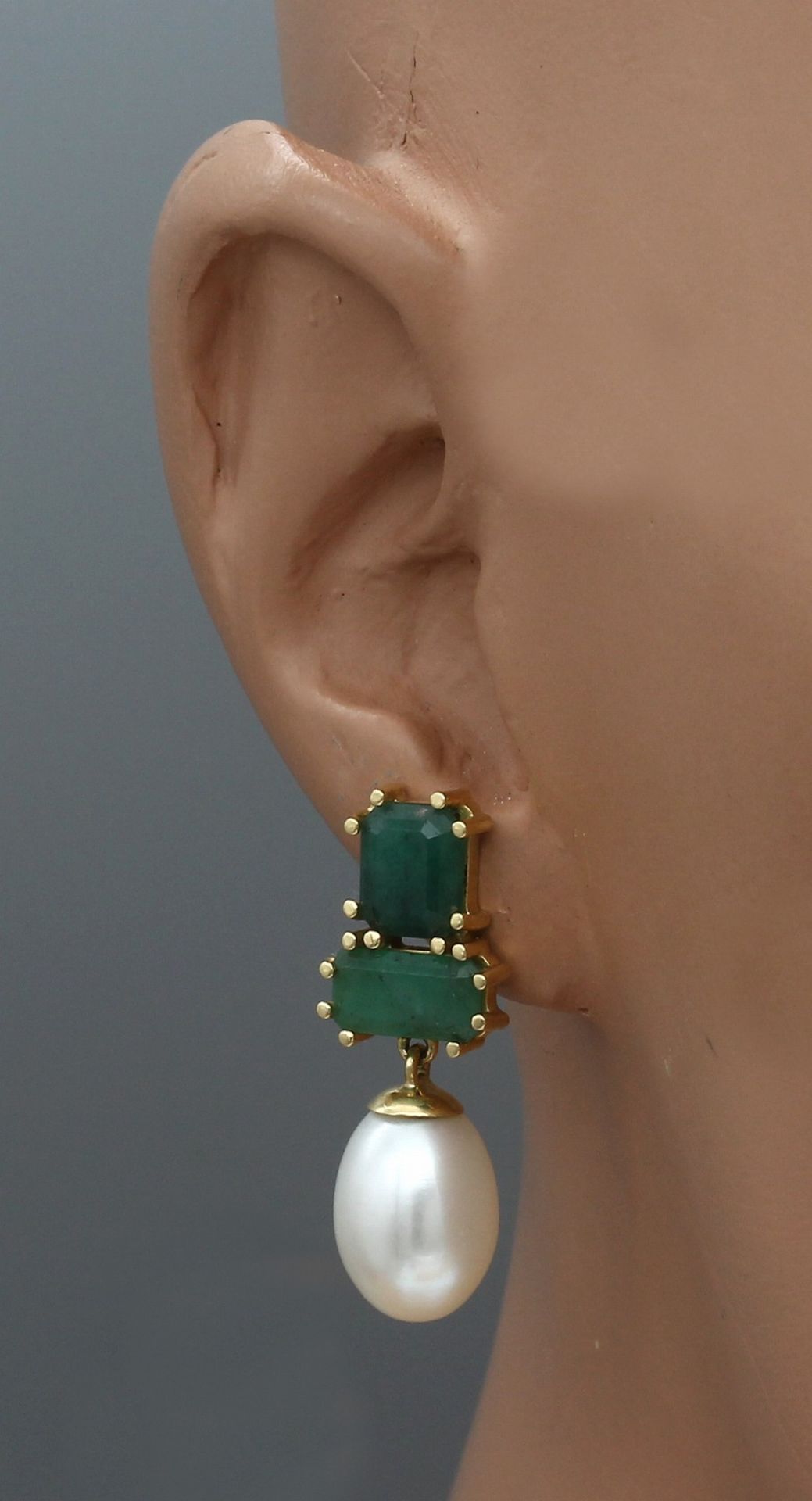 Paar 18 kt Gold Zuchtperl-Smaragd-Ohrgehänge, GG - Image 2 of 2