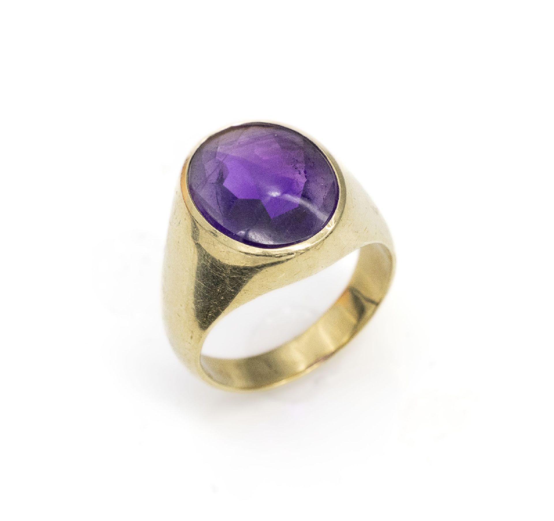 14 kt Gold Amethyst-Ring,   GG 585/000, ovaler Amethyst im