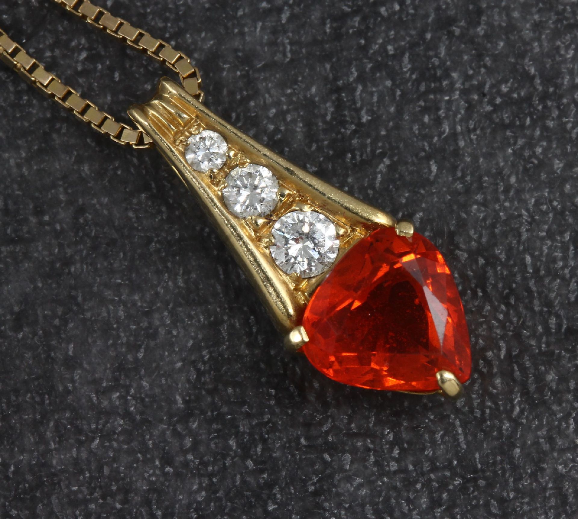 18 kt Gold Feueropal-Diamant-Anhänger, GG 750/000, - Image 2 of 3