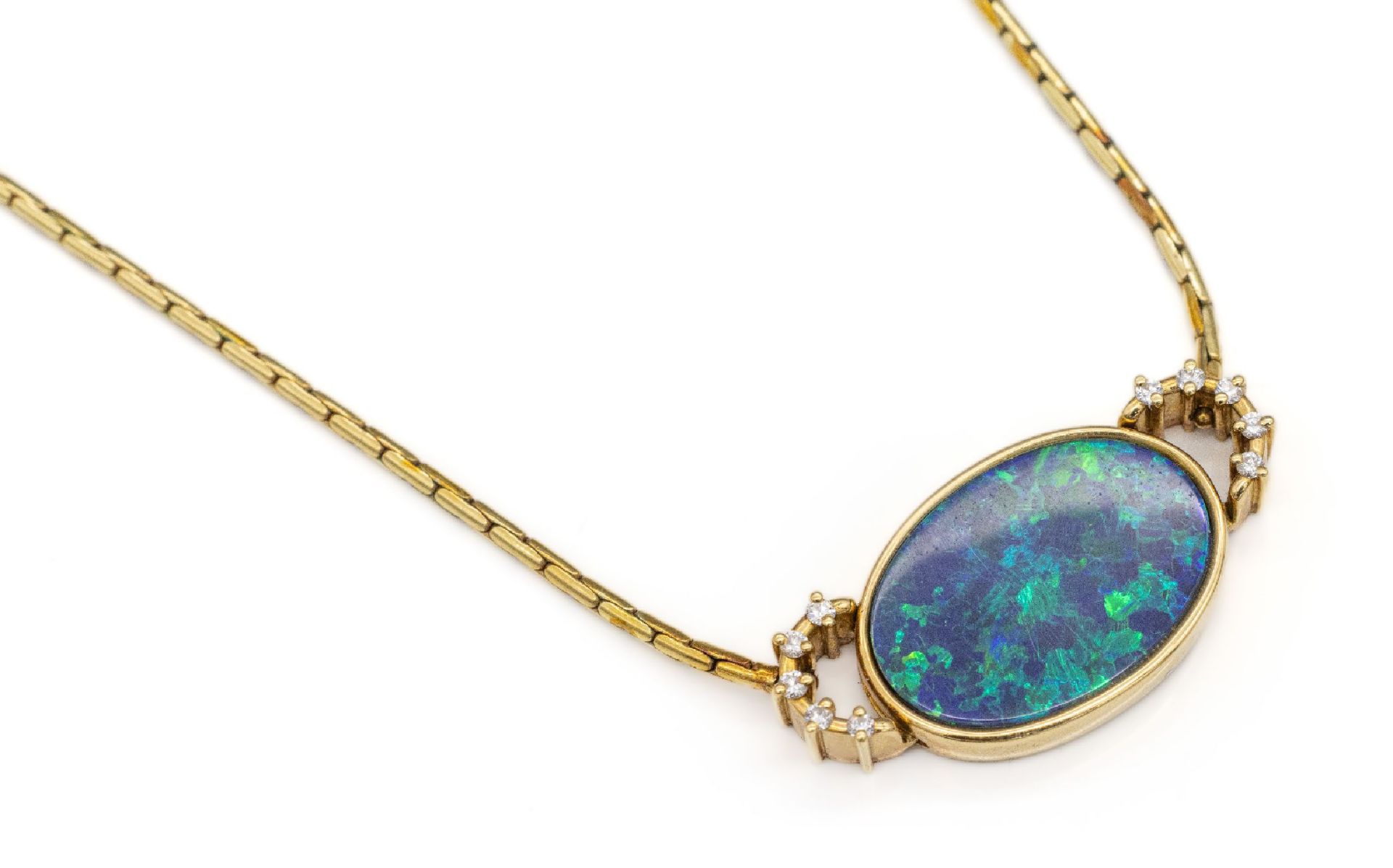 18 kt Gold Opal-Brillant-Collier,   GG 750/000, mittig