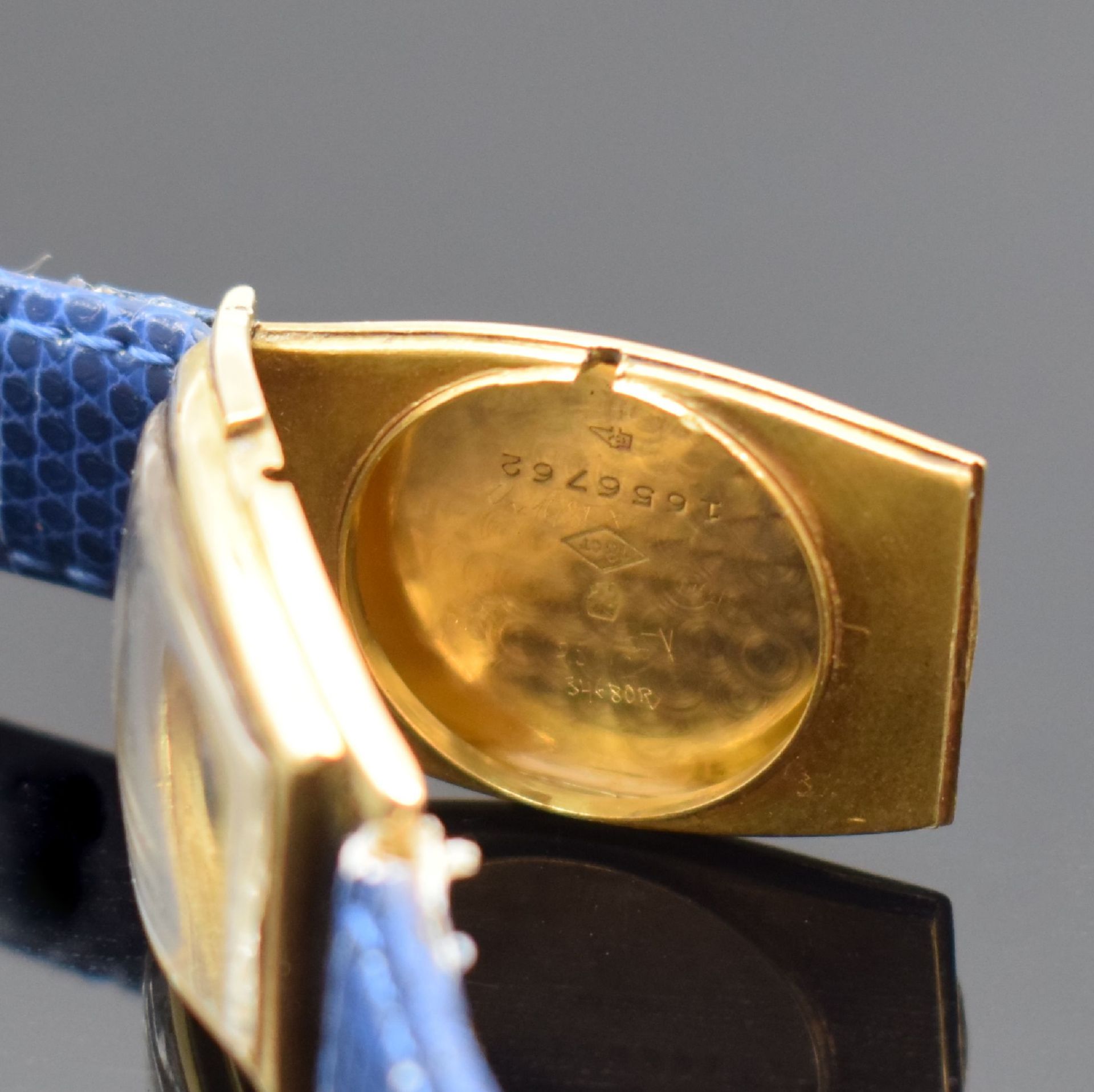 Frühe tonneauförmige Armbanduhr in GG 750/000,  Schweiz um - Bild 6 aus 6