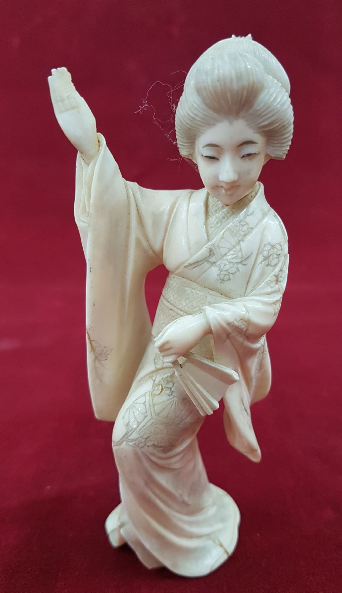 Elfenbeinskulptur einer Geisha, Japan, um 1900,  mit - Bild 6 aus 9