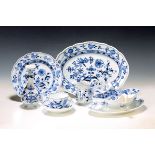 60 Teile Porzellan, Meissen, 1870-1930, 2.Wahl, blaues