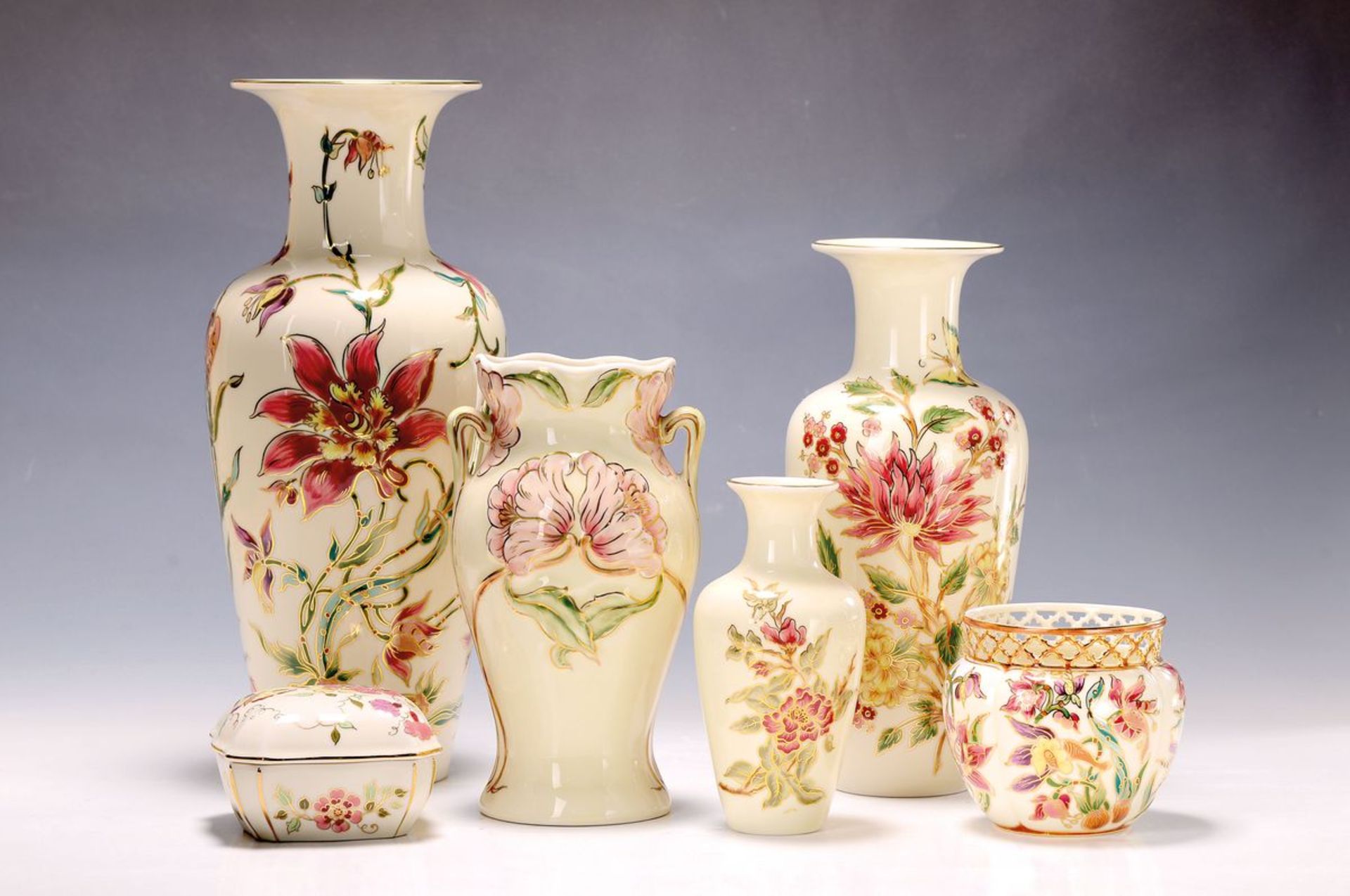 6 Vasen/Gefäße, Zsolnay Pecs, 20. Jh., Keramik,