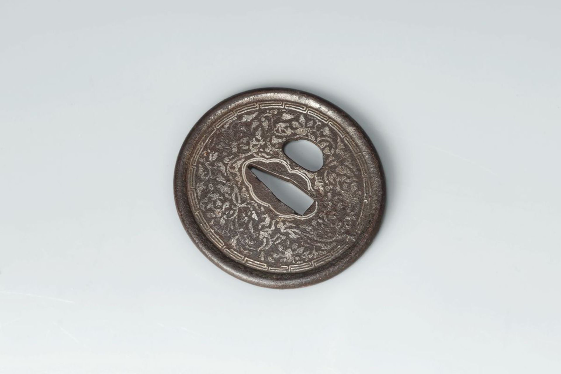 Tsuba Maru-Gata, Japan, Edo Zeit, Eisen mit verdicktem