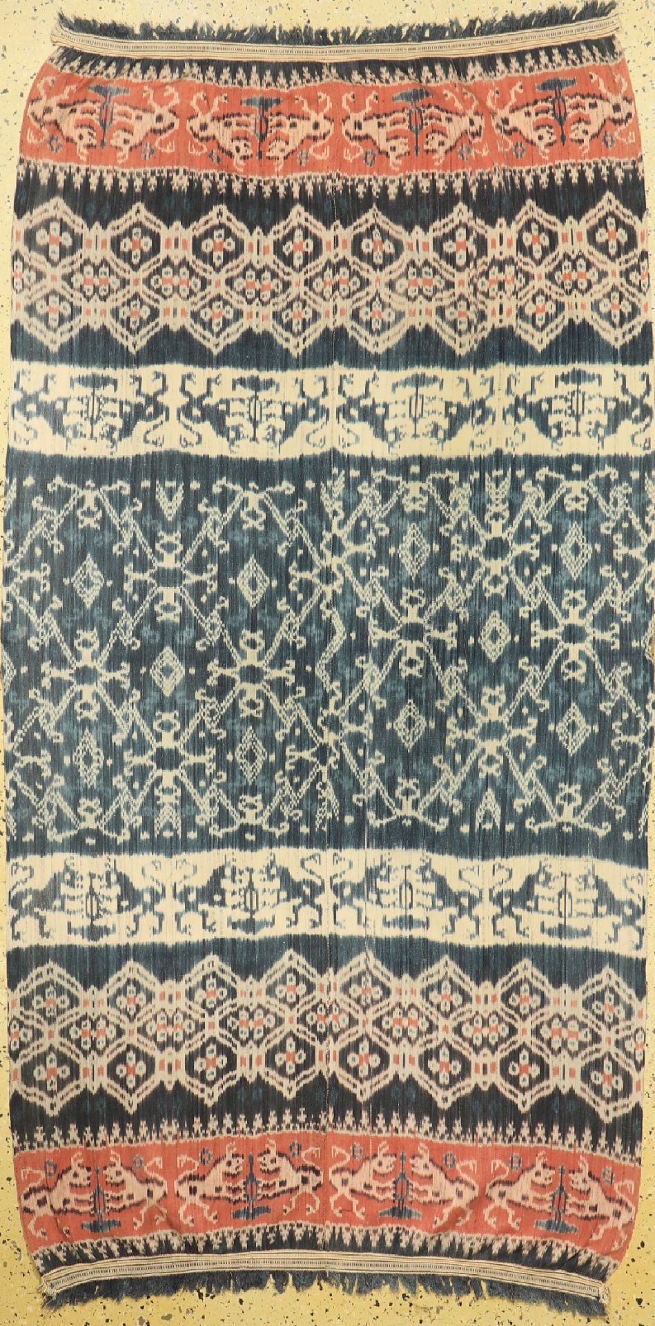 Sumba Ikat alt,   Indonesien, um 1930/1940, Baumwolle, ca.