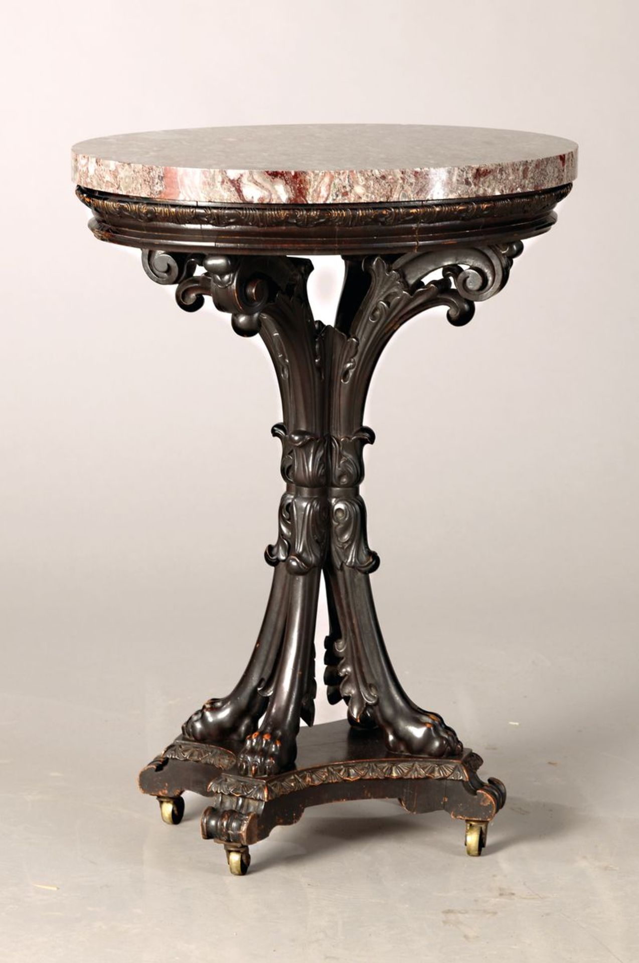 Kleines Tischchen, um 1860, fein geschnitzt, vermutlich
