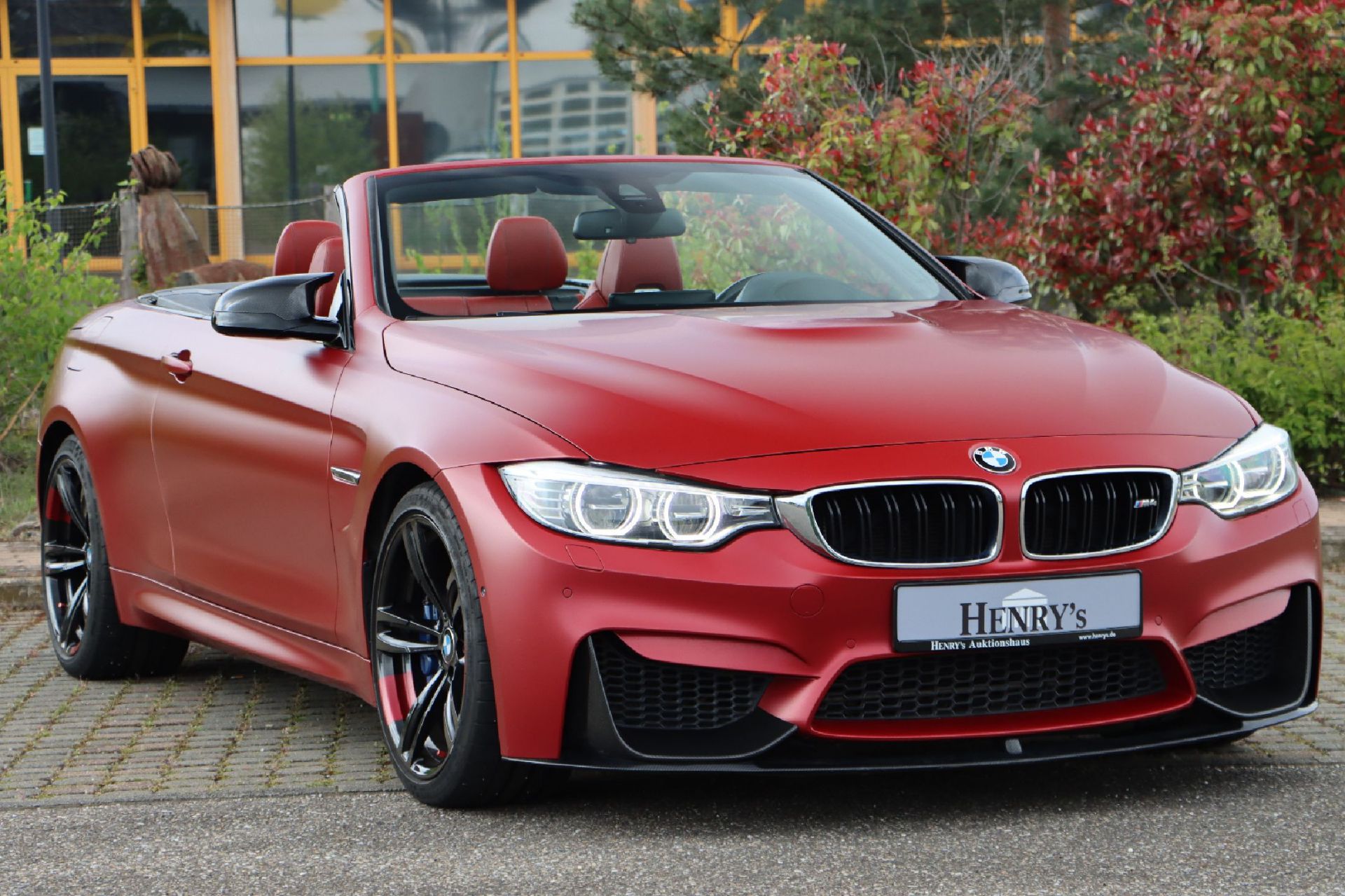 BMW M4 Cabriolet, Fahrgestellnummer: WBS3U9C55FJ967695, - Image 2 of 10