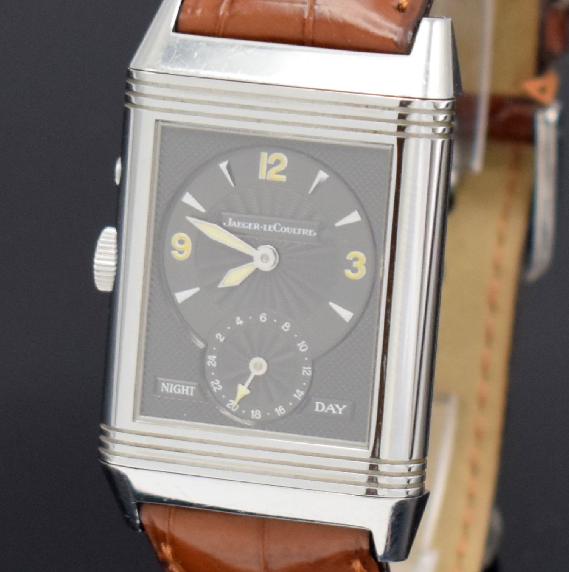 Jaeger-LeCoultre Reverso Duoface Herrenarmbanduhr in - Bild 4 aus 9