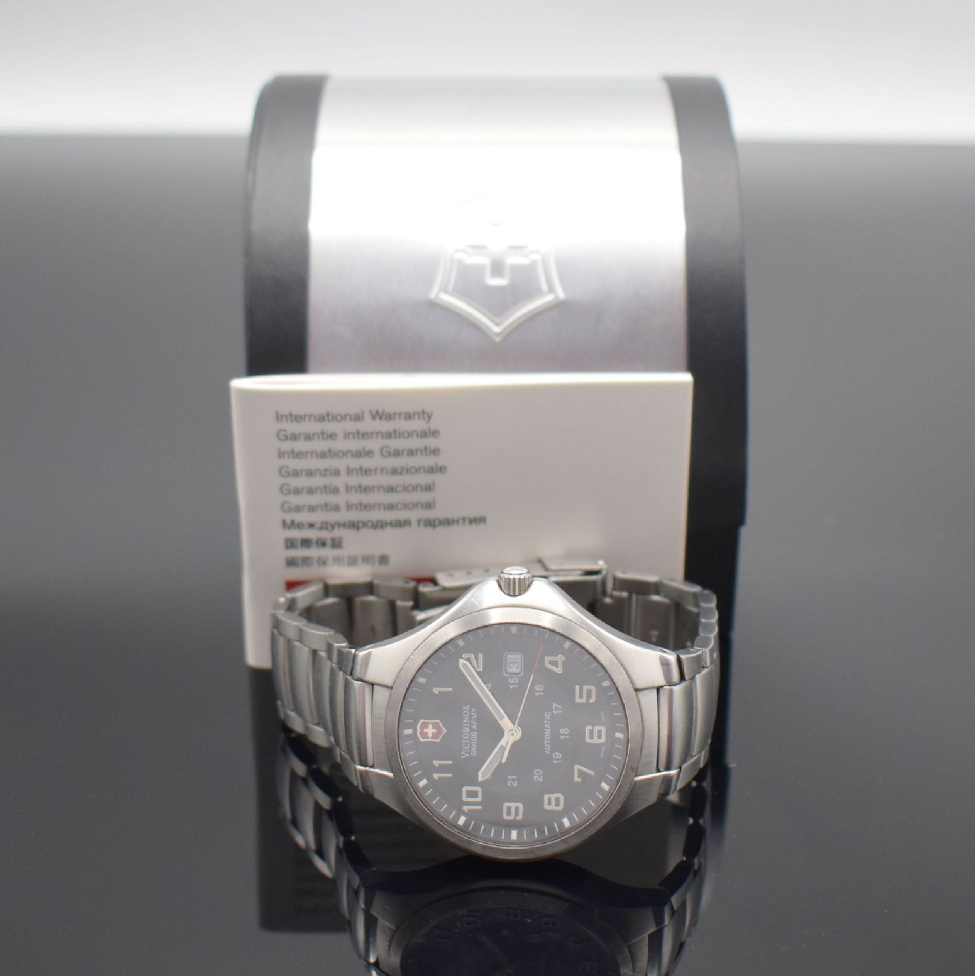 VICTORINOX Herrenarmbanduhr in Edelstahl, Schweiz um - Image 7 of 7