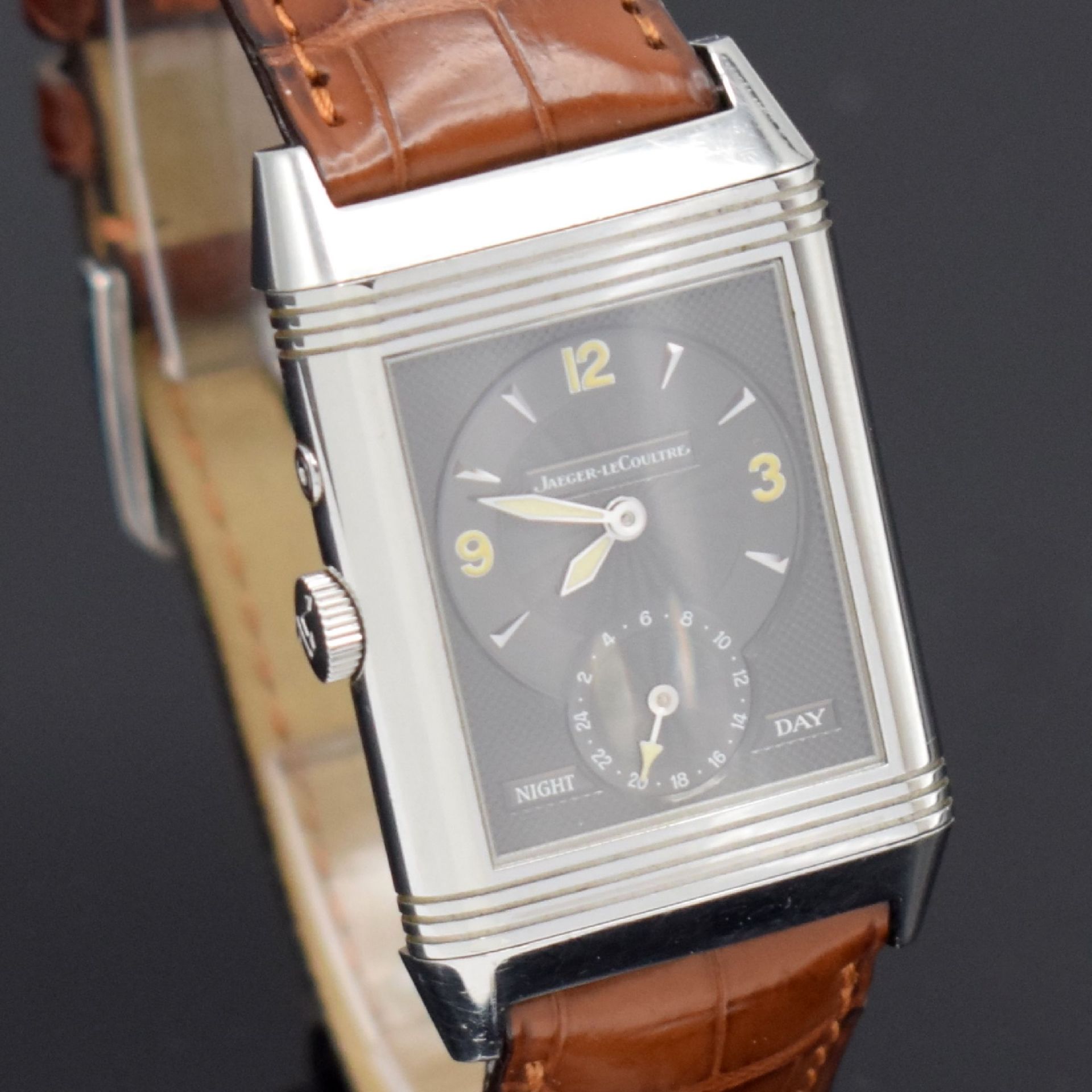 Jaeger-LeCoultre Reverso Duoface Herrenarmbanduhr in - Bild 6 aus 9