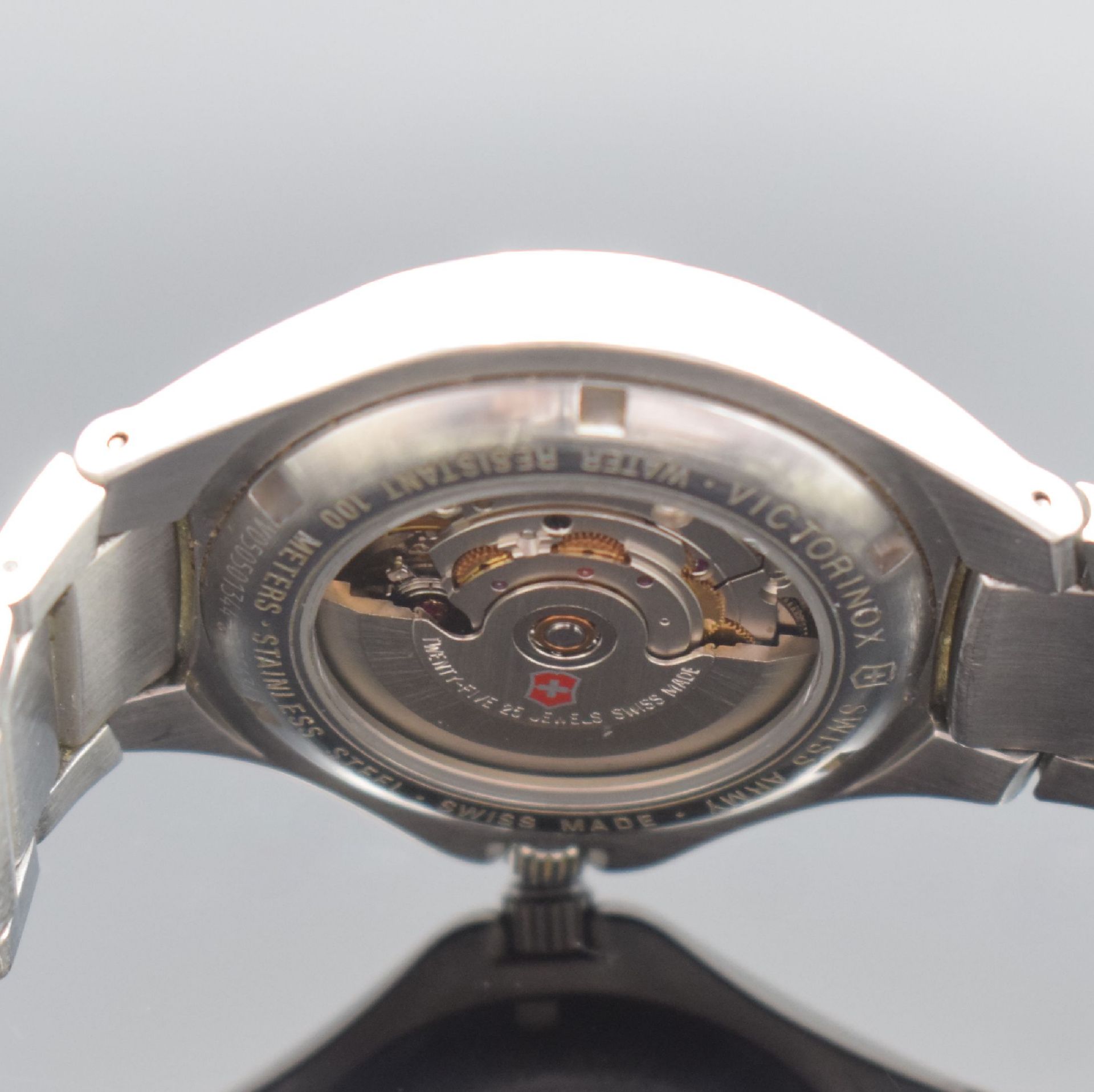 VICTORINOX Herrenarmbanduhr in Edelstahl, Schweiz um - Image 6 of 7