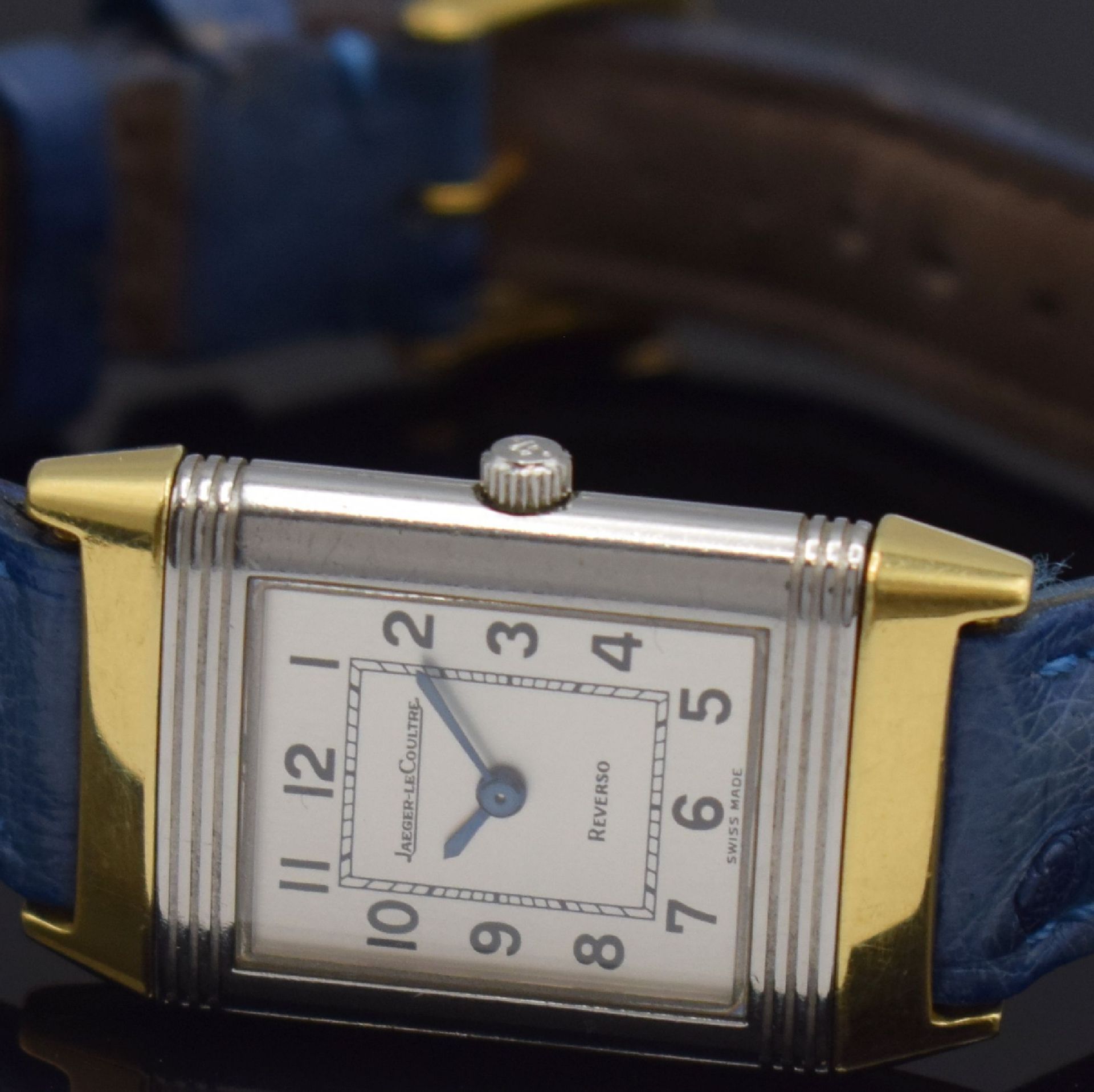 Jaeger-LeCoultre Reverso Damenarmbanduhr in Edelstahl und - Bild 3 aus 7