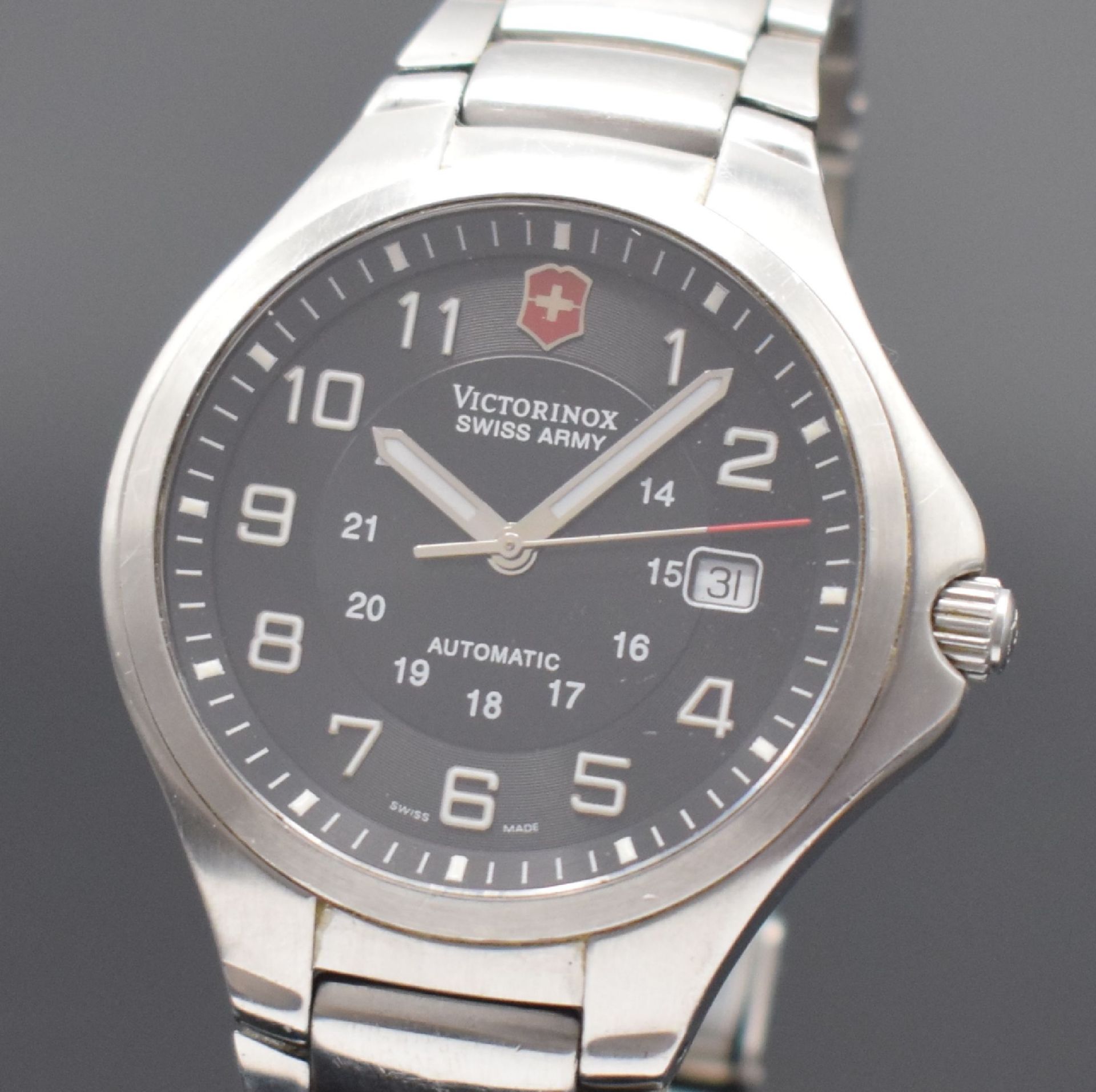 VICTORINOX Herrenarmbanduhr in Edelstahl, Schweiz um - Image 2 of 7