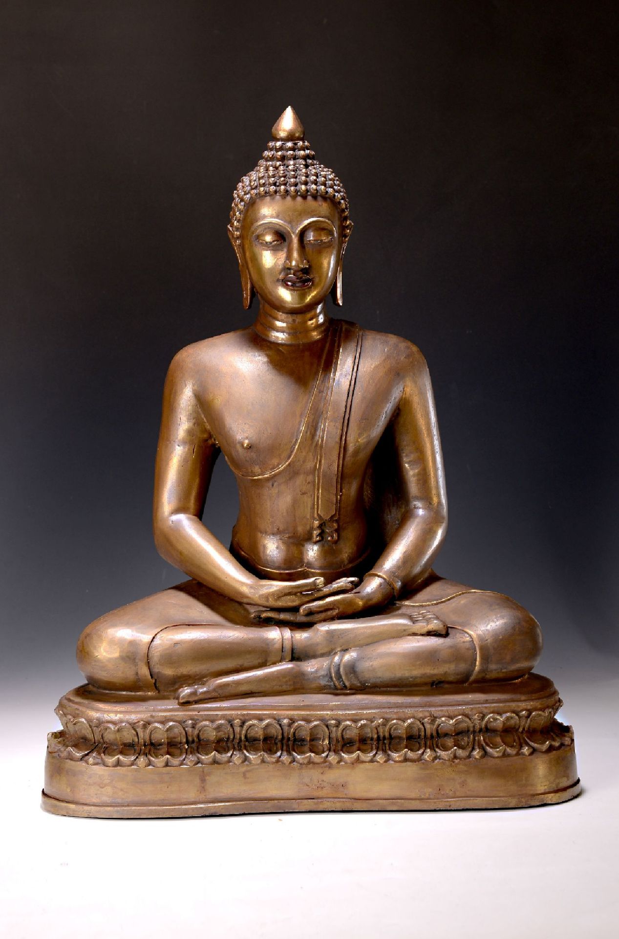 Sehr großer Buddha, Sukhotai, 16./17. Jh., Bronze,