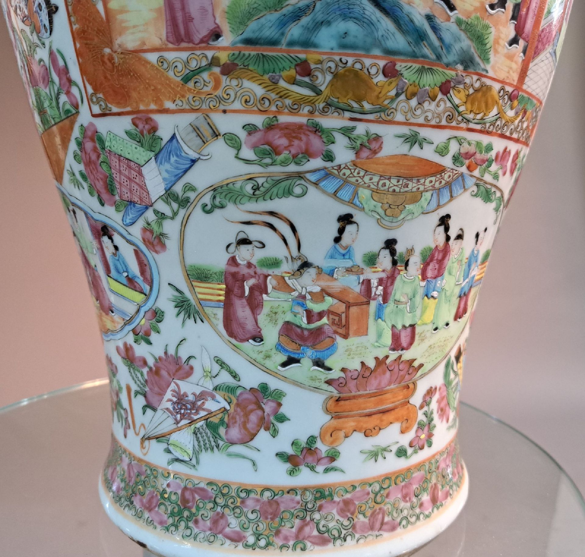 Bodenvase, China, Mitte 20.Jh., Porzellan, Famille rose, - Image 5 of 7